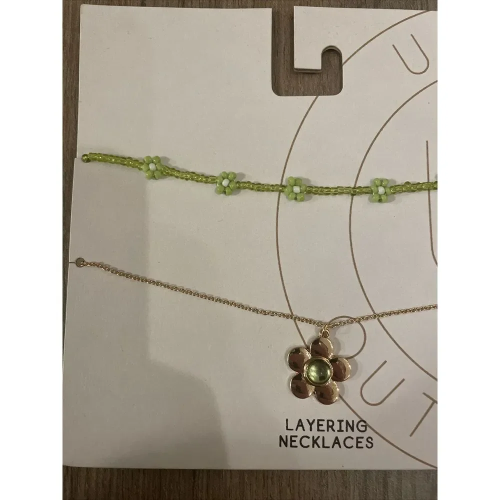 Urban Outfitters Layla Beaded Flower‎ Layered Necklace Gold Tone LT Green Color